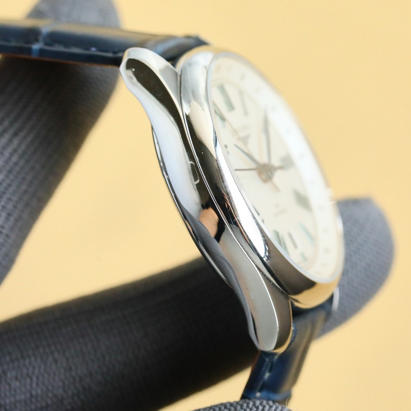 TW新品，浪琴最新名匠經典複刻GMT兩地時腕錶，新品首推 ！ 腕錶新搭配煥新設計