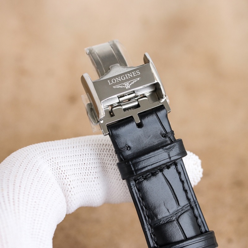 【新品】浪琴 LONGINES-浪琴康卡斯悅動憑借其獨特的設計，實用的功能和舒適