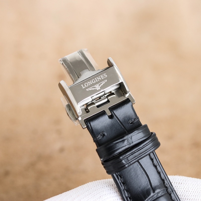 【新品】浪琴 LONGINES-浪琴康卡斯悅動憑借其獨特的設計，實用的功能和舒適