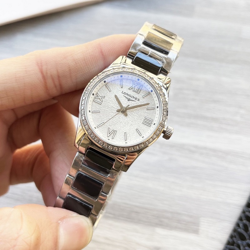 女款_浪琴錶結(jié)合女性材質(zhì)與動(dòng)感線條 打造出全新康柏系列(Conquest Classi