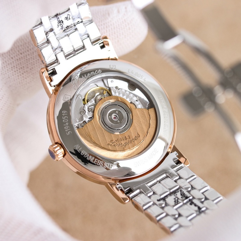 女款_新品浪琴優雅系列，腕錶以雋永設計與精湛工藝，詮釋了品牌對傳統制錶美學的深刻理解。