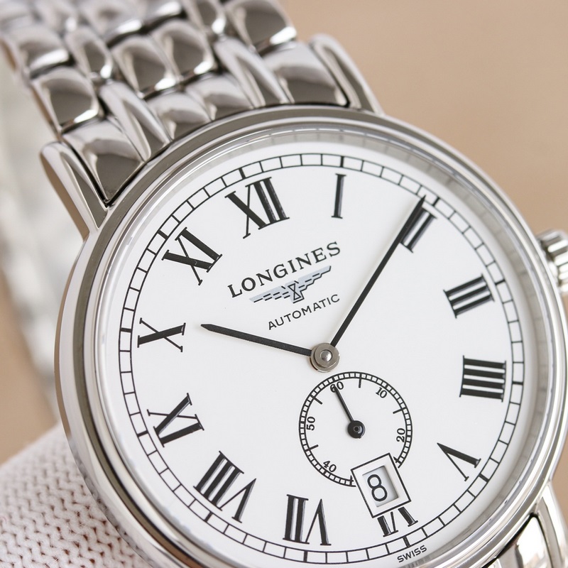 女款_新品浪琴優雅系列，腕錶以雋永設計與精湛工藝，詮釋了品牌對傳統制錶美學的深刻理解。