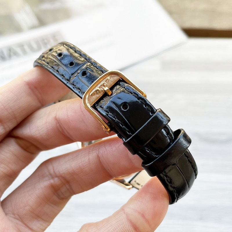 女款_浪琴錶結合女性材質與動感線條 打造出全新康柏系列(Conquest Classi