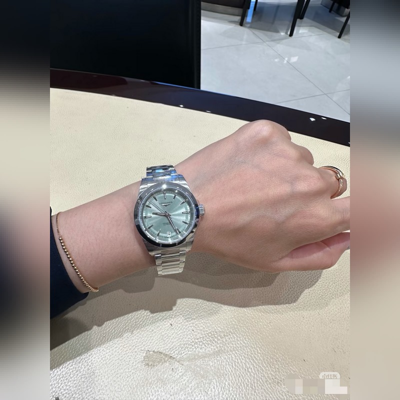 女款_浪琴康卡斯悅動系列 女裝34mm尺寸，316精鋼材質，一圈一殼，CNC精工藝打造