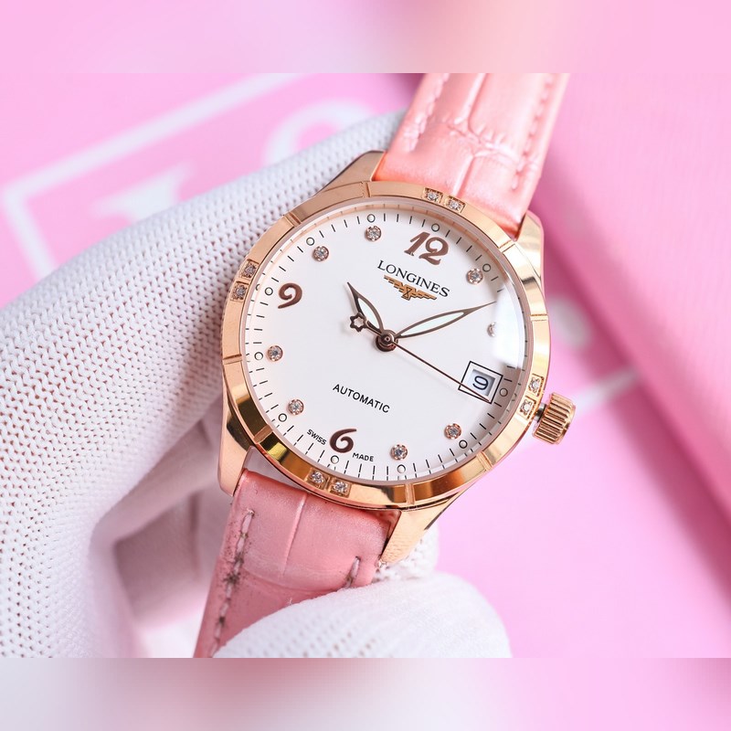 女款_最新力薦浪琴女款爆款，女裝腕錶，青春年華，可以搭配更多顔色皮帶鏡面：藍寶石水晶