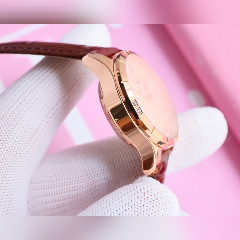 女款_最新力薦浪琴女款爆款，女裝腕錶，青春年華，可以搭配更多顔色皮帶鏡面：藍寶石水晶