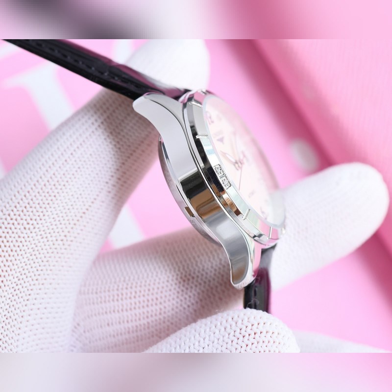 女款_最新力薦浪琴女款爆款，女裝腕錶，青春年華，可以搭配更多顔色皮帶鏡面：藍寶石水晶