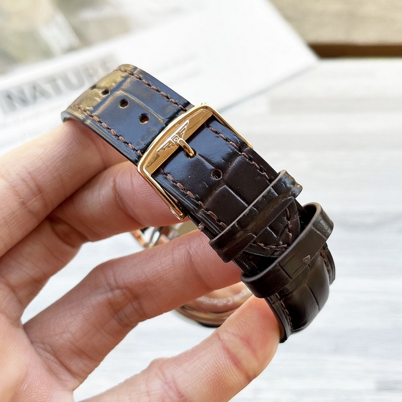 女款_浪琴情侶款 簡直太別緻了 ！低調又不失細節的美，錶盤刻度也太纖細秀氣了吧！複古獨