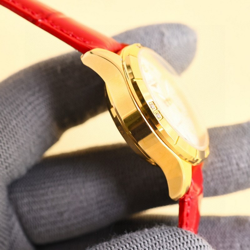 女款_二零二五浪琴最新女款， 小紅書爆款，腕錶，青春年華，可以搭配更多顔色皮帶鏡面：