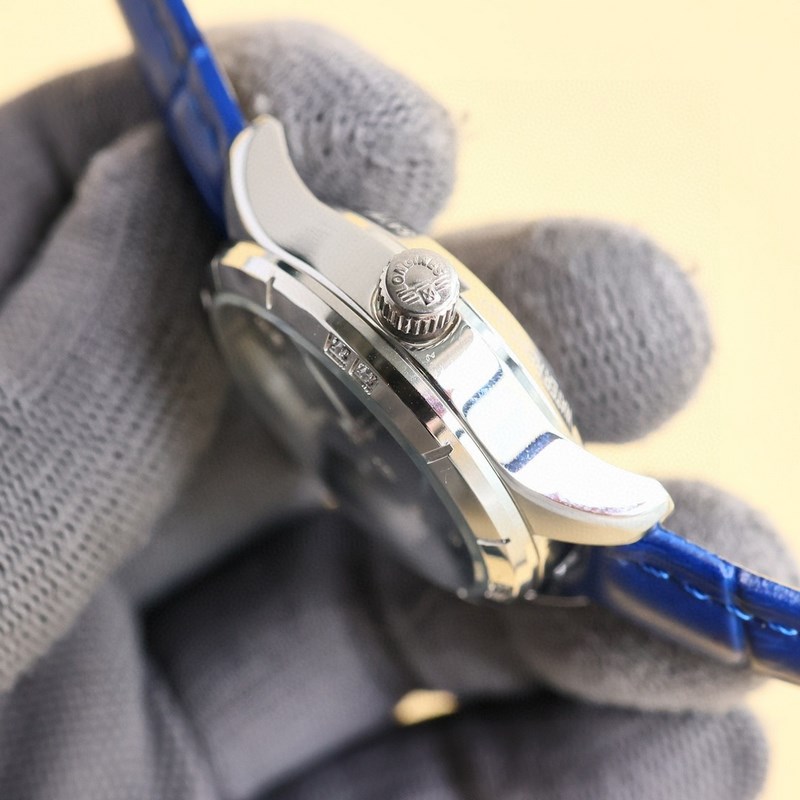 女款_二零二五浪琴最新女款， 小紅書爆款，腕錶，青春年華，可以搭配更多顔色皮帶鏡面：