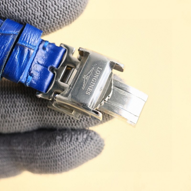 女款_二零二五浪琴最新女款， 小紅書爆款，腕錶，青春年華，可以搭配更多顔色皮帶鏡面：