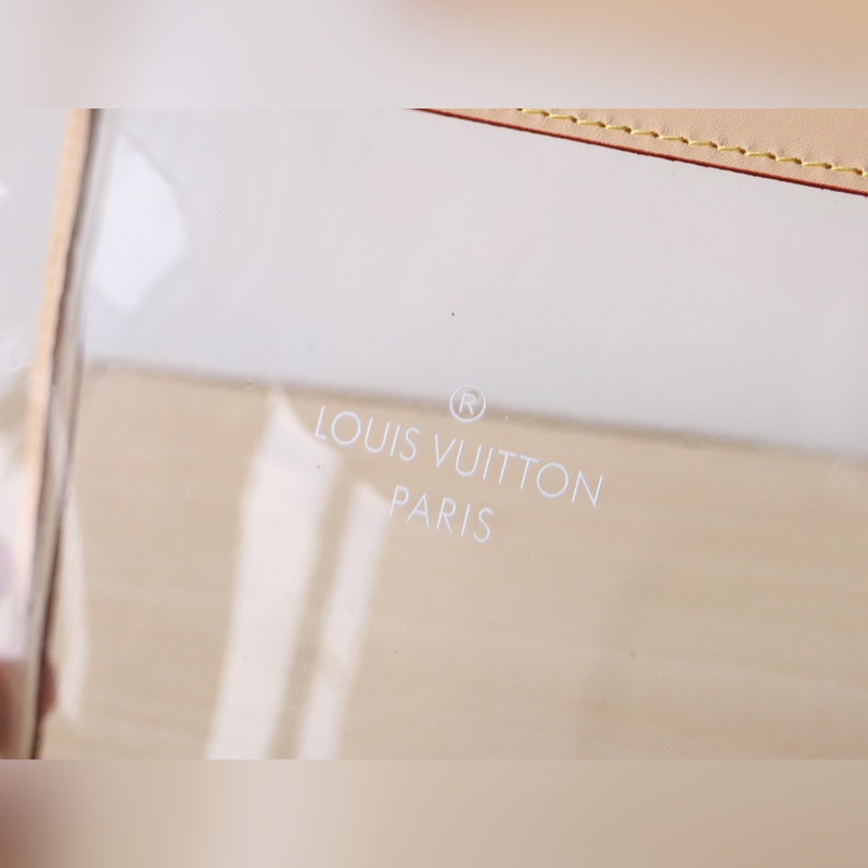 M11390透明三件套  一套3種不同尺寸的路易威登經典化妝包的“套裝3波什香