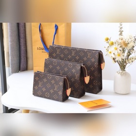 M47195三件套  一套3種不同尺寸的路易威登經(jīng)典化妝包的“套裝3波什香水”