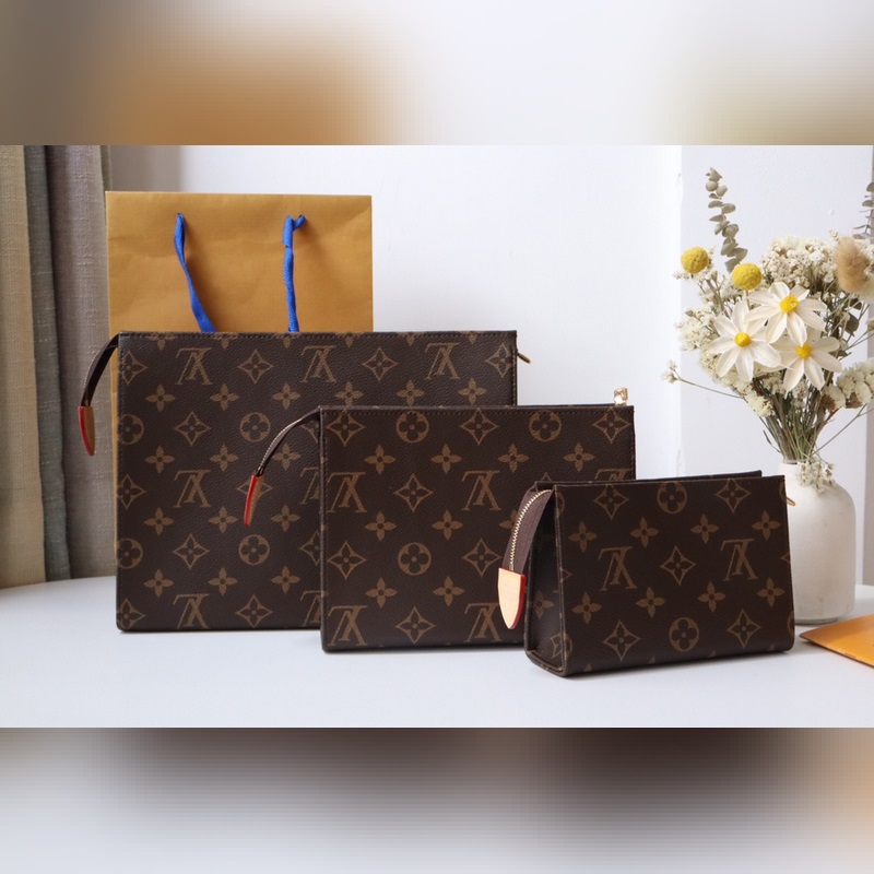 M47195三件套  一套3種不同尺寸的路易威登經典化妝包的“套裝3波什香水”