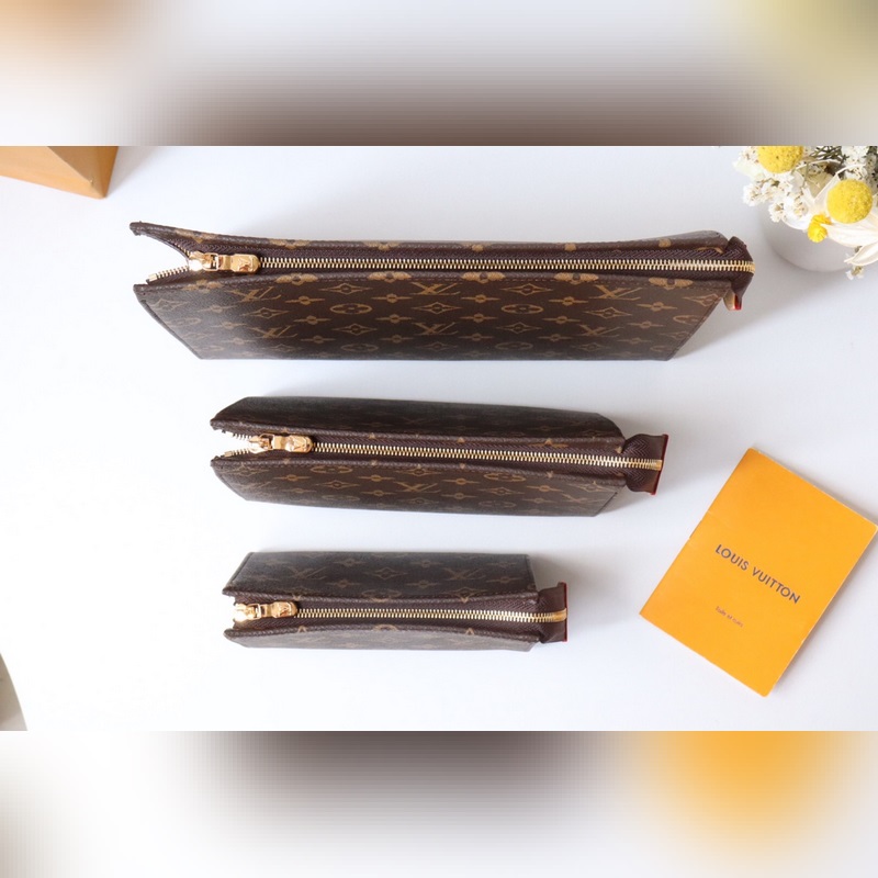 M47195三件套  一套3種不同尺寸的路易威登經典化妝包的“套裝3波什香水”