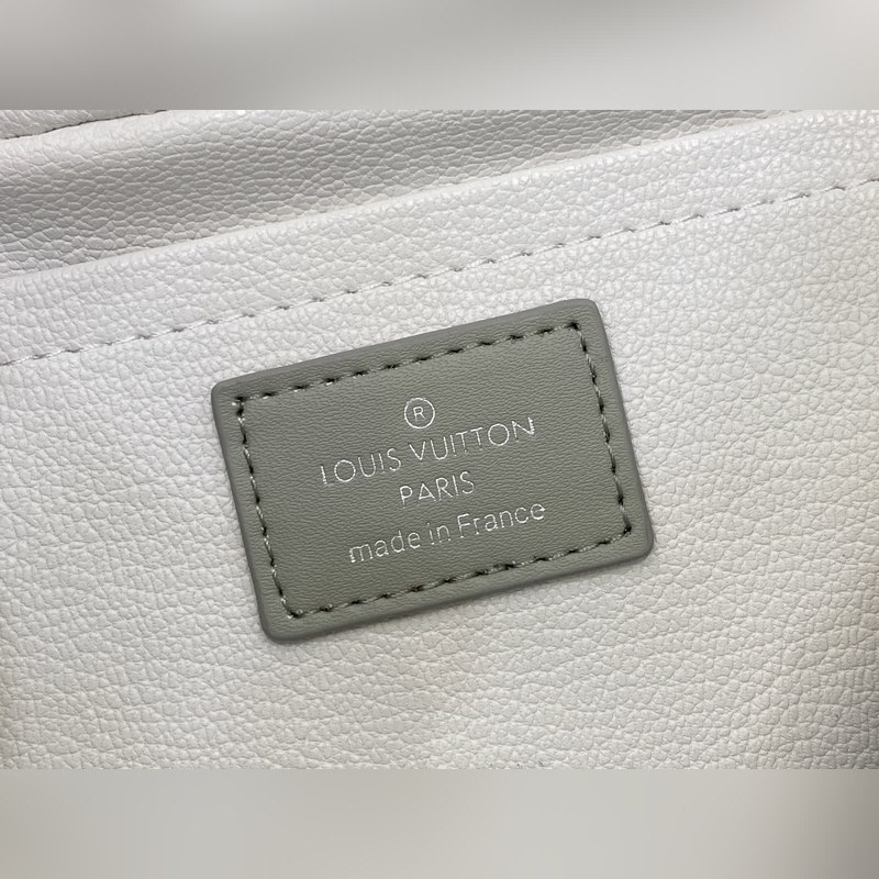 【臺灣貨】M14034白色漸變 化妝包洗漱包 本款 Locker Dopp Ki