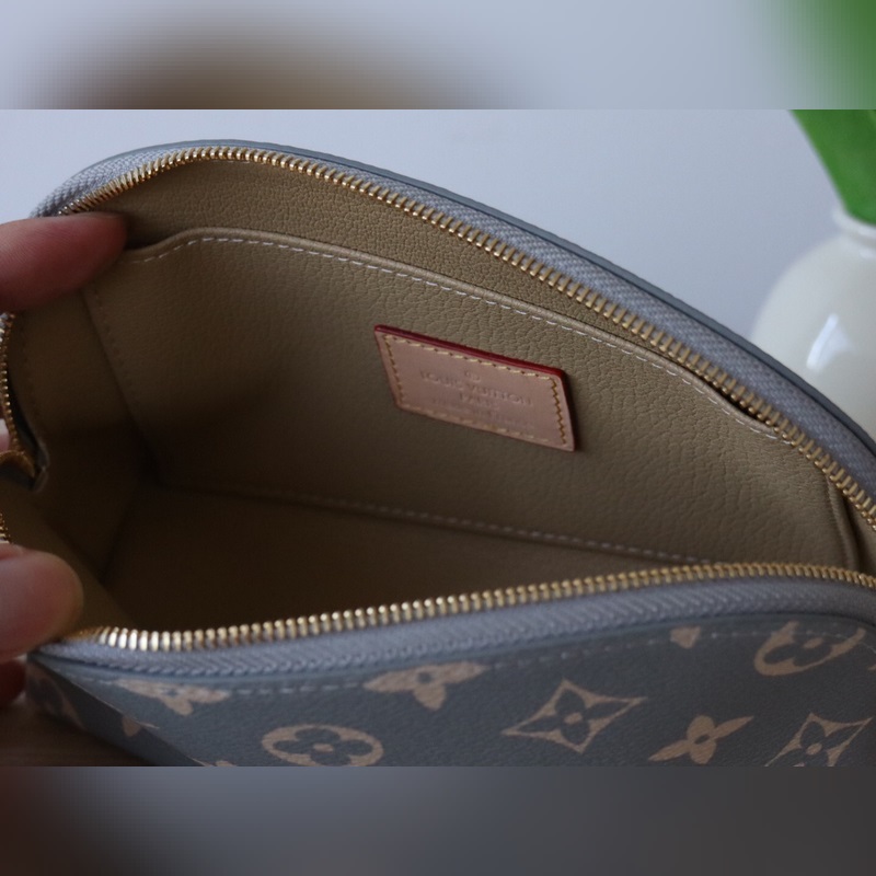 M12440淺灰 本款 Pochette Cosmétique 小號化妝包拼接