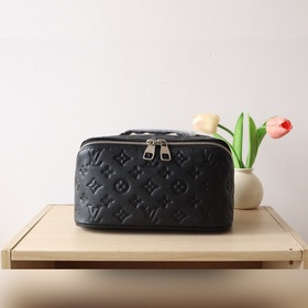 新款到貨 M11750壓花  【TOILETRY BAG 化妝盥洗袋】Toil