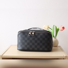 新款到貨 M11750  【TOILETRY BAG 化妝盥洗袋】Toiletr