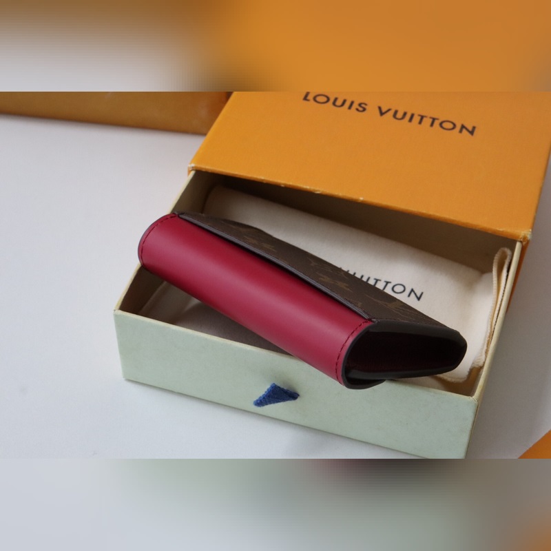 M82333皮面  ROSALIE 零錢包！選用 Monogram 和 Mon