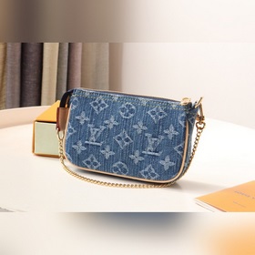 實(shí)物拍攝M82960  本款 Mini Pochette Accessoires