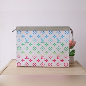 M13907獨(dú)家實(shí)拍  此款小巧而時(shí)髦Pochette Voyage中號(hào)手包，