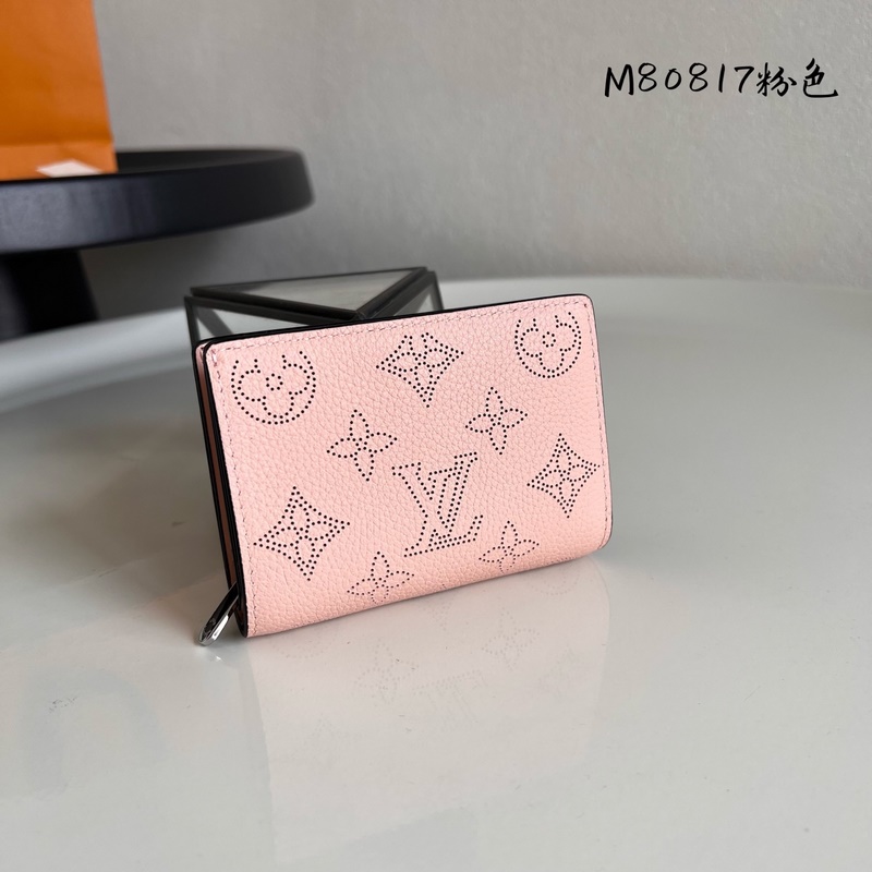 芯片版 頂級原單M80817粉色 這款Cléa錢包設計雅緻精巧，選用柔軟Mahi