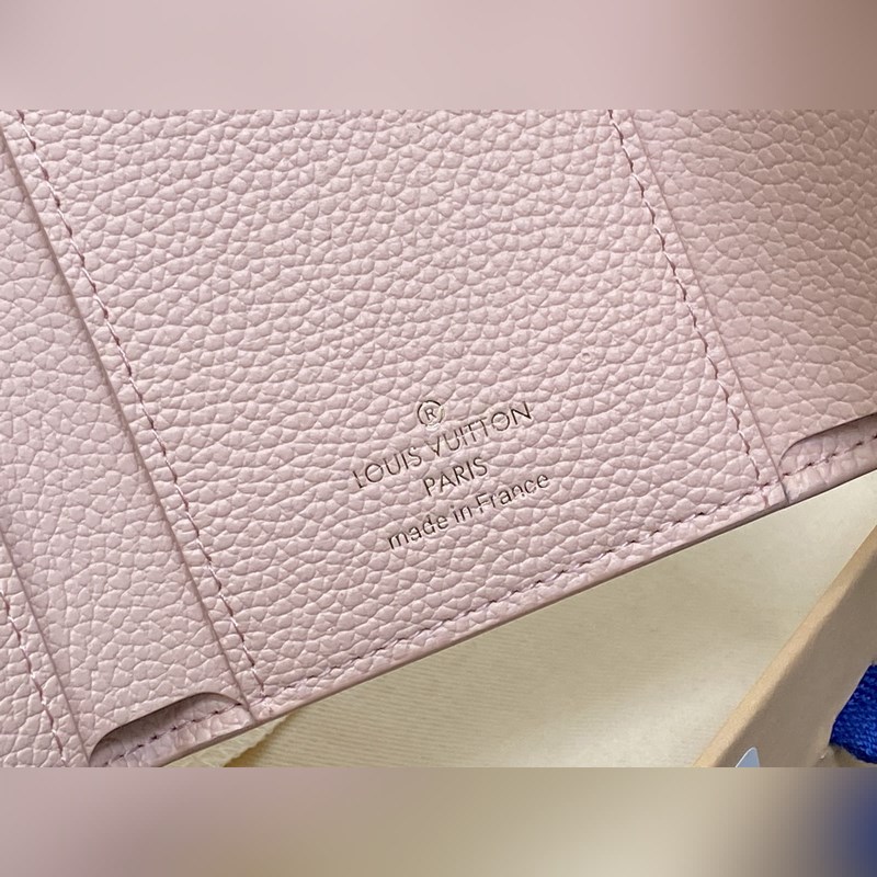 【臺(tái)灣貨】M14220粉色絲印 全皮三折錢包 VICTORINE 錢夾 本款 V