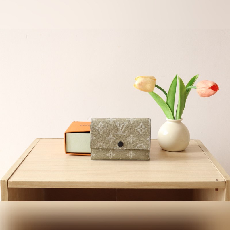 Victor 錢包M13216 這款優(yōu)雅的Victor錢包以Monogram