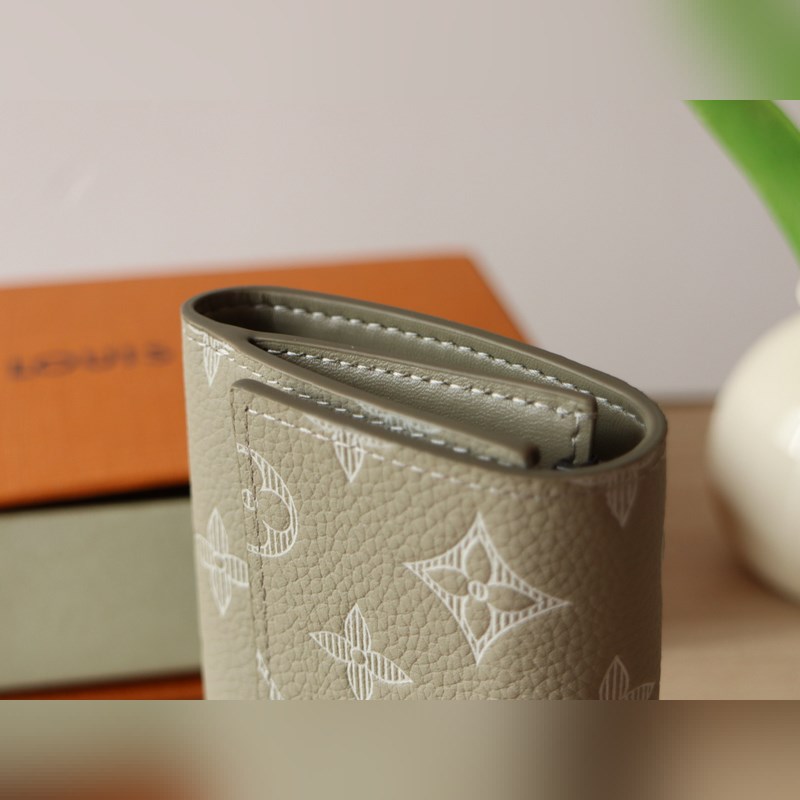 Victor 錢包M13216 這款優(yōu)雅的Victor錢包以Monogram