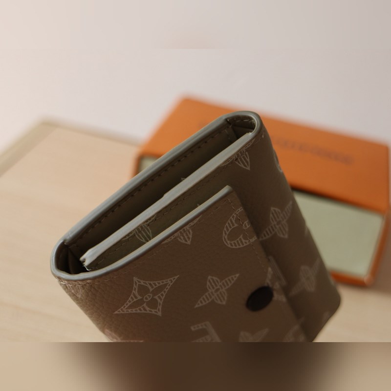 Victor 錢包M13216 這款優(yōu)雅的Victor錢包以Monogram