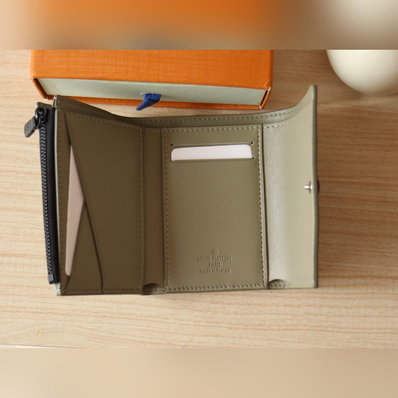 Victor 錢包M13216 這款優(yōu)雅的Victor錢包以Monogram