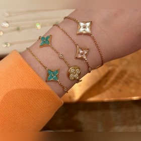 LV天河石四花手鍊，春來河水綠如藍，天河石那抹Tiffany藍，輕淺明豔，佩戴襯