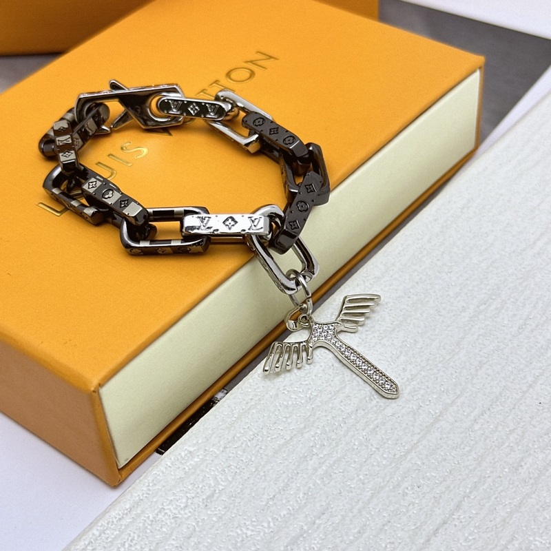 路易威登LV手鍊原單貨 專櫃新款開模複古潮流時(shí)尚必備 男女均可佩戴 情侶款同款