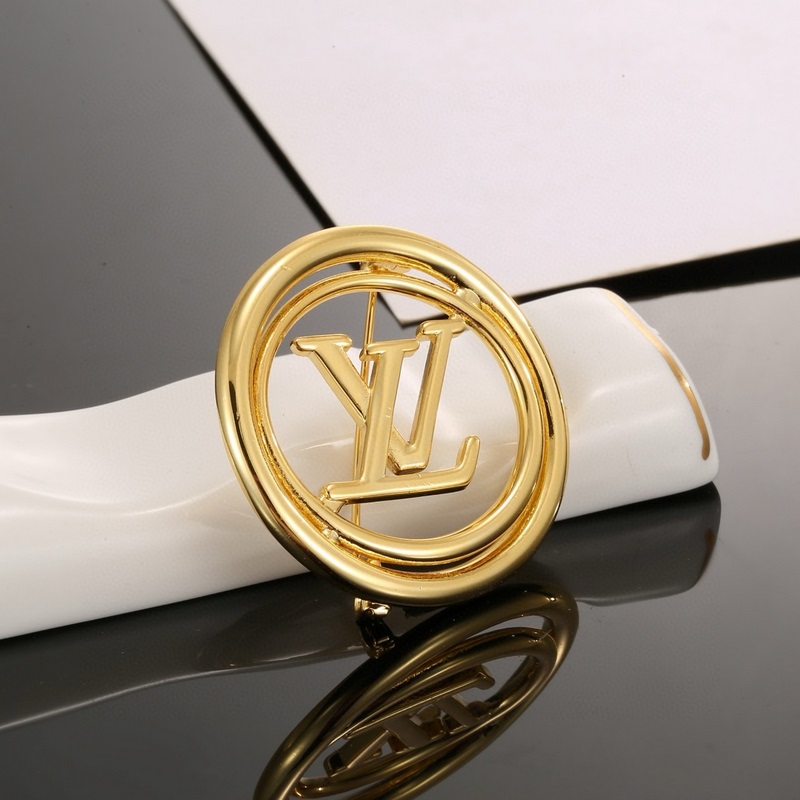 【精工版本】路易威登胸針 秉承精湛匠藝，以鍛造耀目 LV Twig 拋光色澤成就