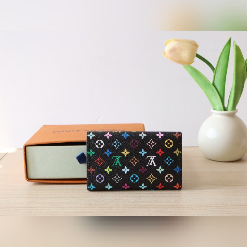 14092 三彩鑰匙包  錢包系列 本款鑰匙包出自路易威登 x 村上隆合作系列，