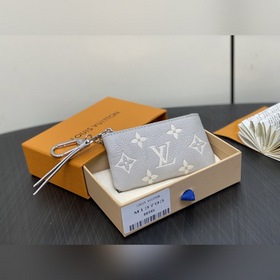 【臺(tái)灣貨】M13793香芋紫 全皮鑰匙包 零錢包 能夠享受與各種包搭配的優(yōu)雅雙色