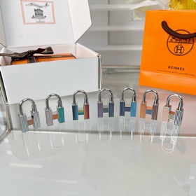 新品 現貨 七色現貨愛馬仕 Hermès Cadenas Quizz Rain