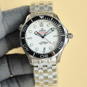 歐米茄海馬300M系列，基礎(chǔ)上錶圈等細節(jié)升級進一步修正，打造終極版本，尺寸41x