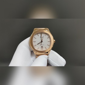 人稱小鸚鵡螺[旺柴]！(伯爵鋼王)一款優雅的運動腕錶，可商務亦可運動休閑。歡迎對