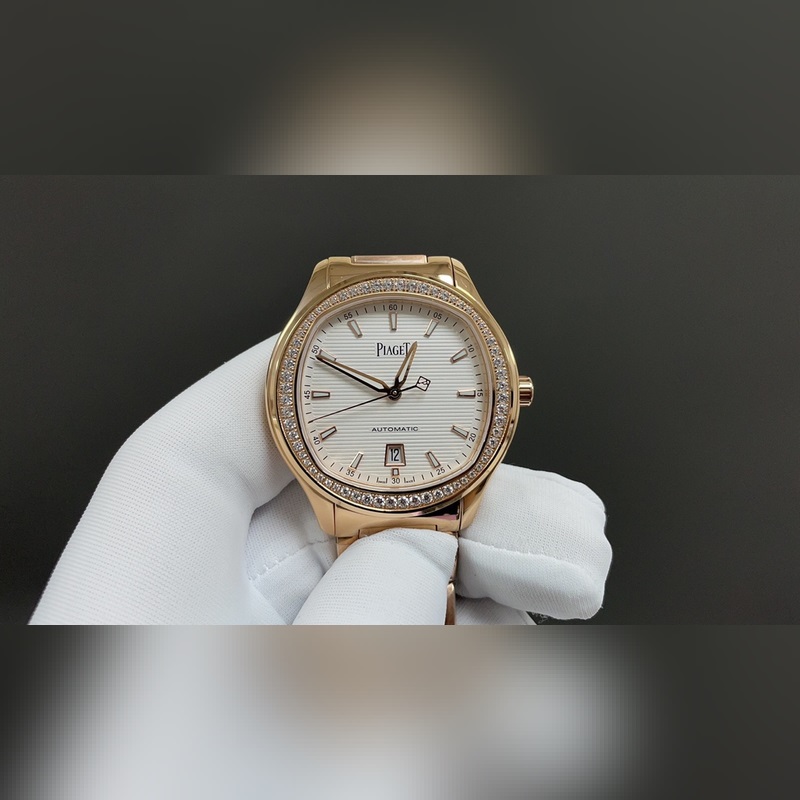 人稱小鸚鵡螺[旺柴]！(伯爵鋼王)一款優(yōu)雅的運動腕錶，可商務亦可運動休閑。歡迎對