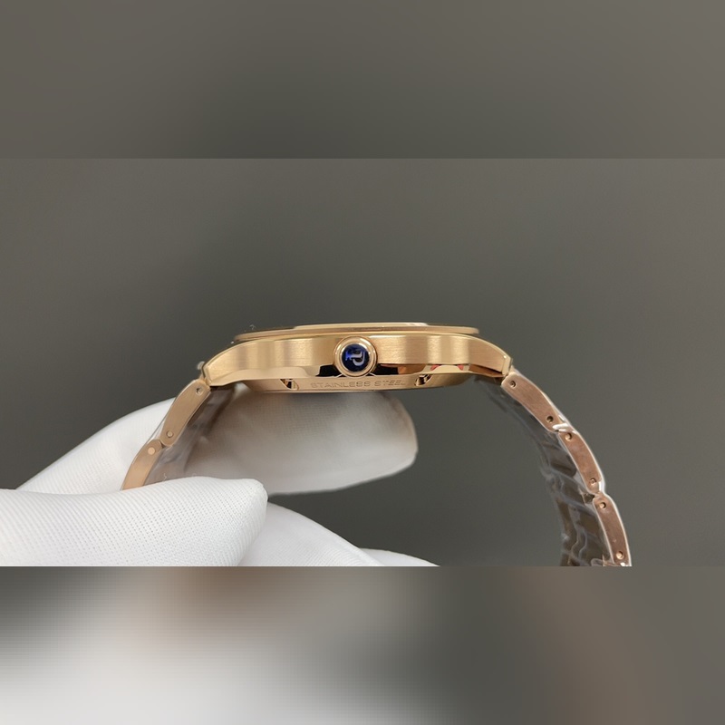 人稱小鸚鵡螺[旺柴]！(伯爵鋼王)一款優(yōu)雅的運動腕錶，可商務亦可運動休閑。歡迎對