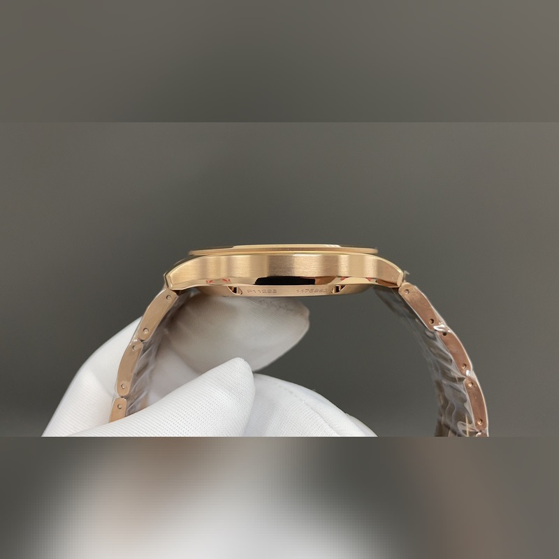 人稱小鸚鵡螺[旺柴]！(伯爵鋼王)一款優(yōu)雅的運動腕錶，可商務亦可運動休閑。歡迎對