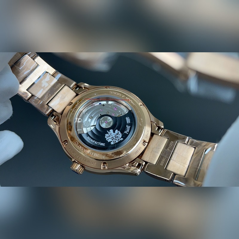 人稱小鸚鵡螺[旺柴]！(伯爵鋼王)一款優(yōu)雅的運動腕錶，可商務亦可運動休閑。歡迎對