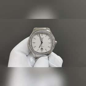 人稱小鸚鵡螺[旺柴]！(伯爵鋼王)一款優雅的運動腕錶，可商務亦可運動休閑。歡迎對