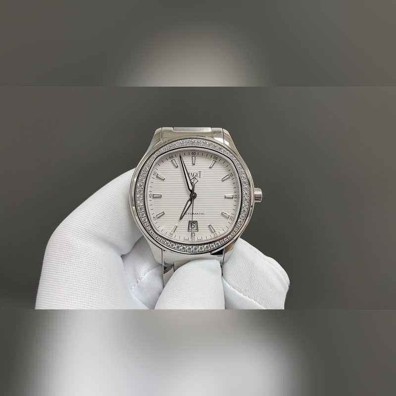 人稱小鸚鵡螺[旺柴]！(伯爵鋼王)一款優雅的運動腕錶，可商務亦可運動休閑。歡迎對