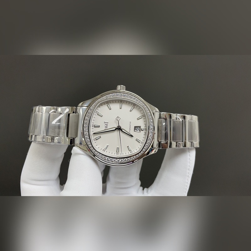 人稱小鸚鵡螺[旺柴]！(伯爵鋼王)一款優雅的運動腕錶，可商務亦可運動休閑。歡迎對