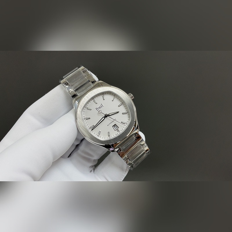 人稱小鸚鵡螺[旺柴]！(伯爵鋼王)一款優雅的運動腕錶，可商務亦可運動休閑。歡迎對