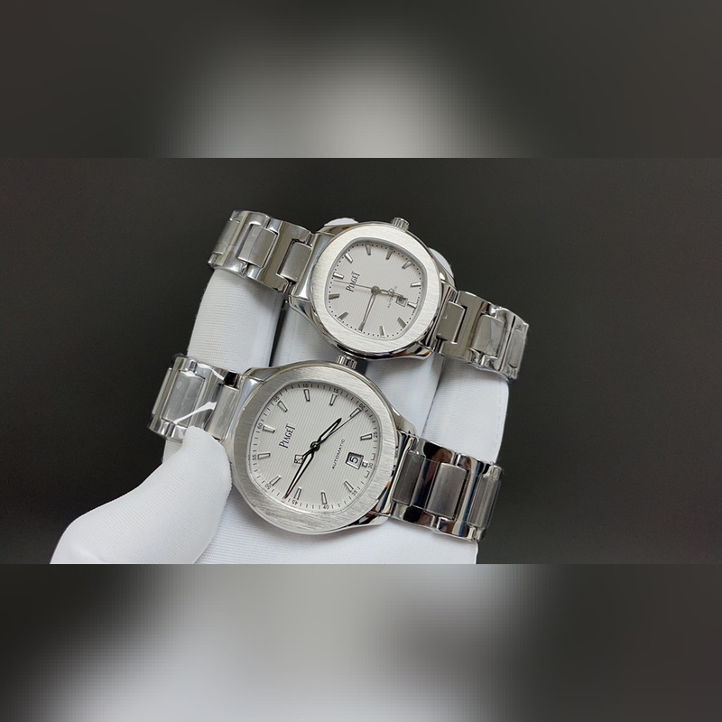 人稱小鸚鵡螺[旺柴]！(伯爵鋼王)一款優雅的運動腕錶，可商務亦可運動休閑。歡迎對