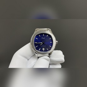 人稱小鸚鵡螺[旺柴]！(伯爵鋼王)一款優雅的運動腕錶，可商務亦可運動休閑。歡迎對